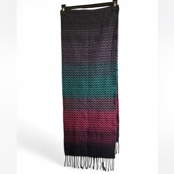 Gorgeous Multi-Color Scarf - Picture 7 of 13